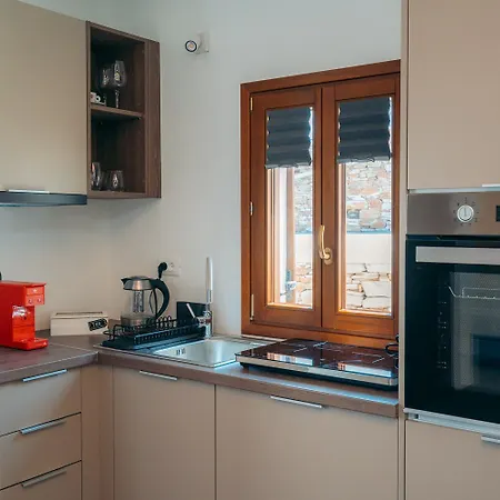 Loukia Apartamento *