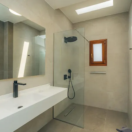 Loukia Apartman Artemónasz