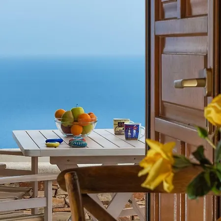 Loukia Apartman Artemónasz